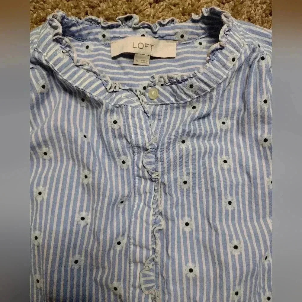 LOFT Floral Striped Ruffle sleeve Button down top - Picture 3 of 9